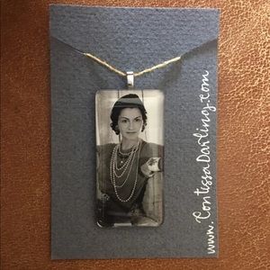 🎀 3 for $50 |  Coco Channel Pendant